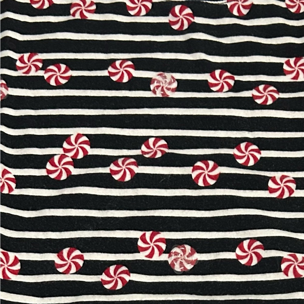 TALBOTS BLACK & WHITE STRIPE HOLIDAY TOP
PEPPERMINT CANDIES WITH SOME SEQUINS - Picture 3 of 5